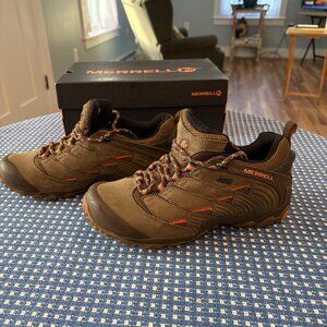 EUC Merrell Chameleon 7 Hiking Shoes,  sz 9.5